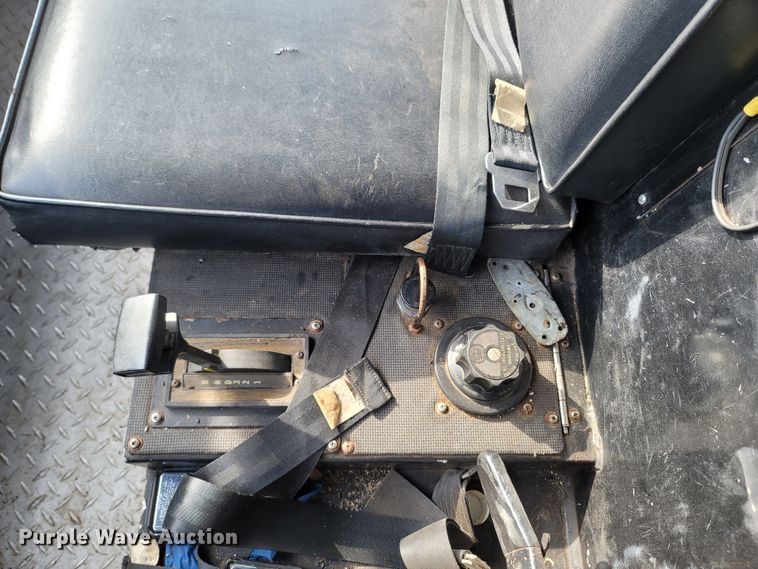 image for item MB9831 1981 Oshkosh V-1624M SPCL  pumper fire truck