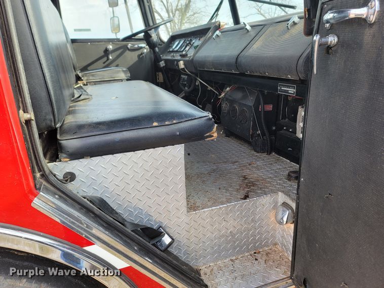 image for item MB9831 1981 Oshkosh V-1624M SPCL  pumper fire truck