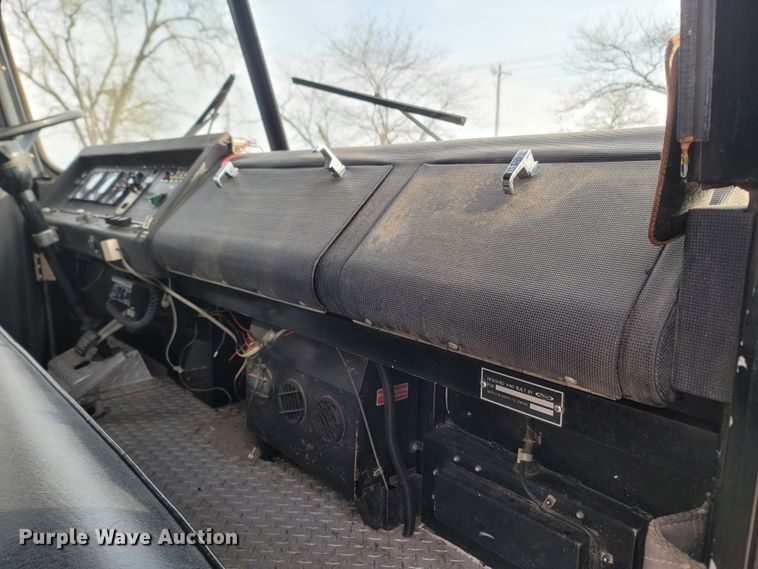 image for item MB9831 1981 Oshkosh V-1624M SPCL  pumper fire truck