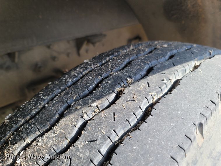 image for item MB9831 1981 Oshkosh V-1624M SPCL  pumper fire truck