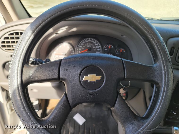 image for item MB9833 2005 Chevrolet TrailBlazer  SUV