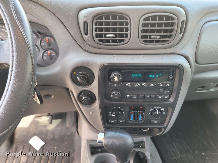 image for item MB9833 2005 Chevrolet TrailBlazer  SUV