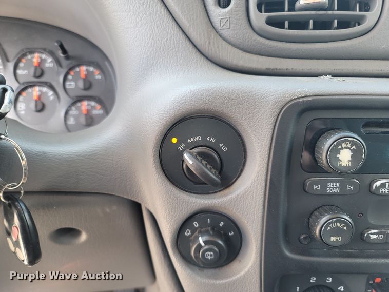 image for item MB9833 2005 Chevrolet TrailBlazer  SUV