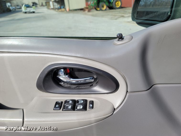 image for item MB9833 2005 Chevrolet TrailBlazer  SUV