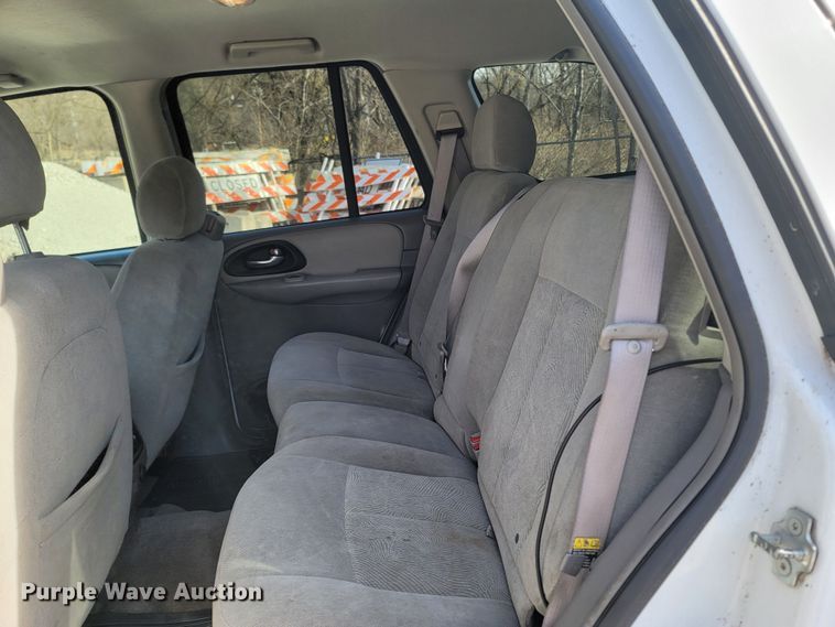 image for item MB9833 2005 Chevrolet TrailBlazer  SUV