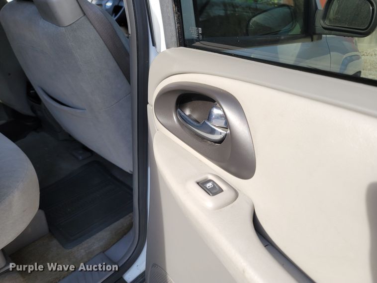 image for item MB9833 2005 Chevrolet TrailBlazer  SUV