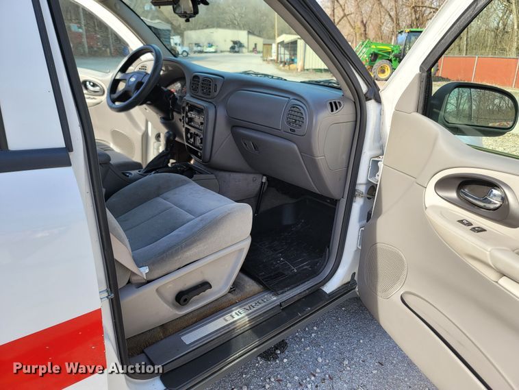 image for item MB9833 2005 Chevrolet TrailBlazer  SUV