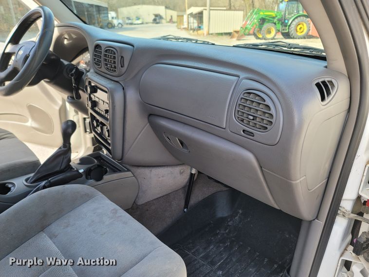 image for item MB9833 2005 Chevrolet TrailBlazer  SUV