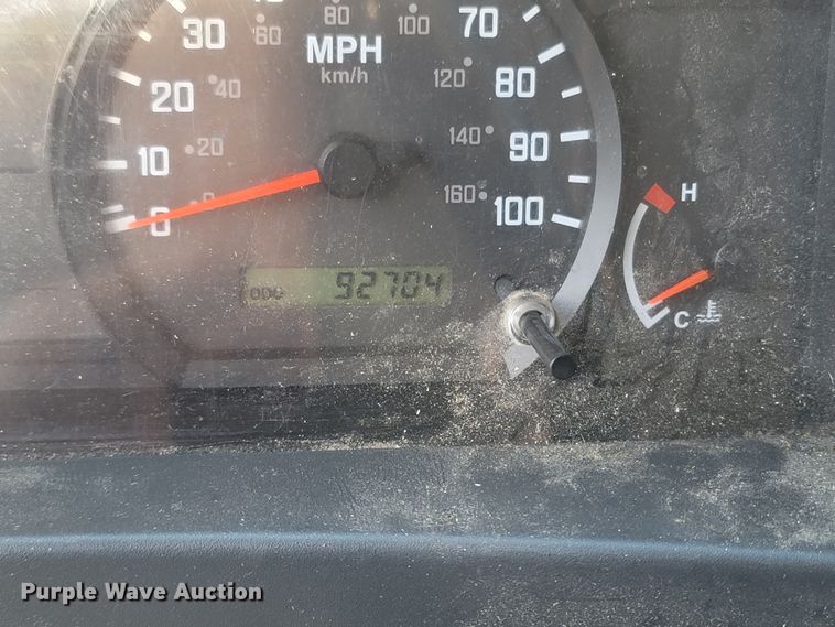 image for item MB9834 2008 Isuzu NPR  refuse truck