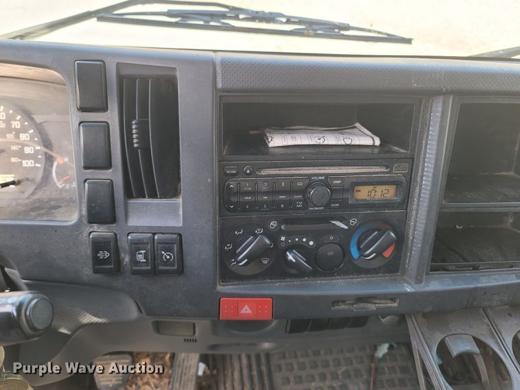 image for item MB9834 2008 Isuzu NPR  refuse truck