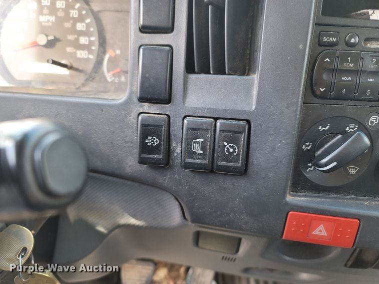 image for item MB9834 2008 Isuzu NPR  refuse truck