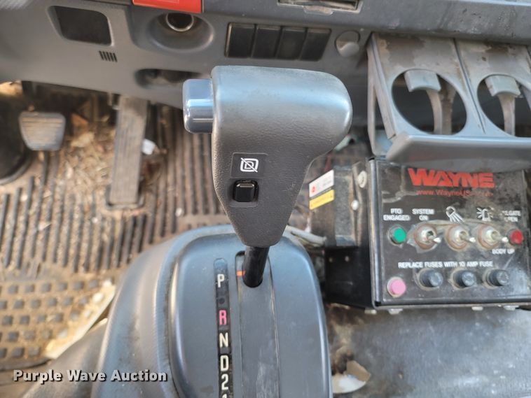 image for item MB9834 2008 Isuzu NPR  refuse truck