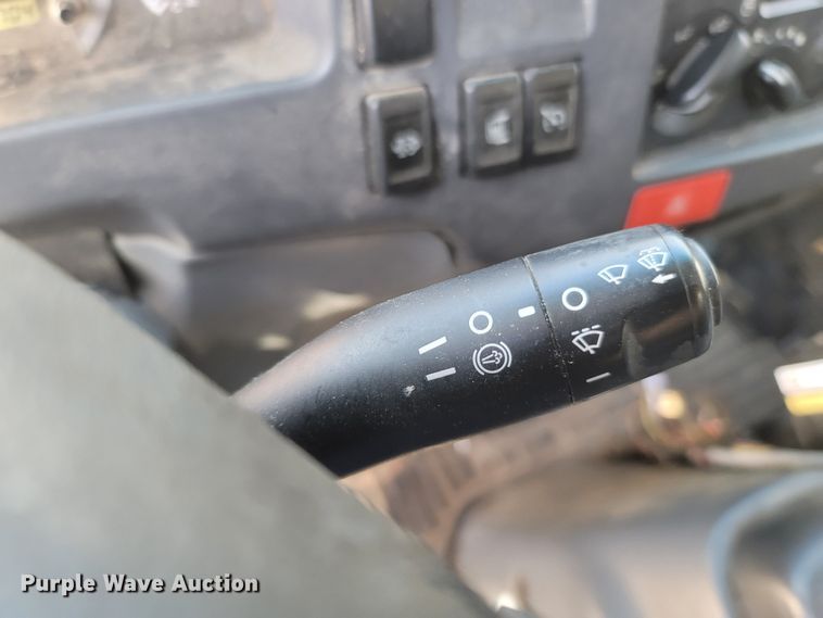 image for item MB9834 2008 Isuzu NPR  refuse truck