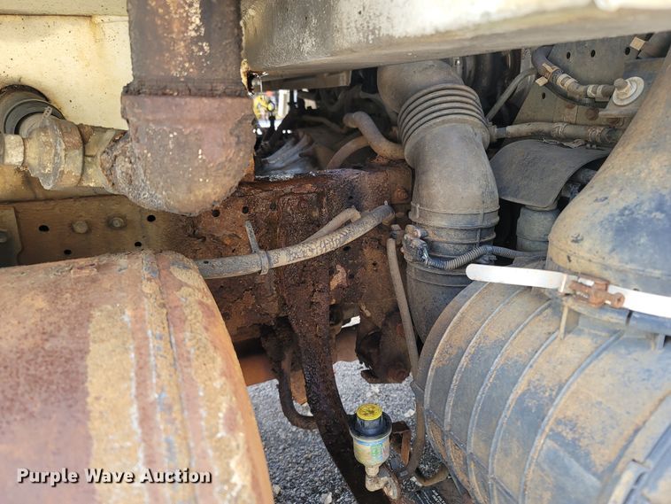 image for item MB9834 2008 Isuzu NPR  refuse truck