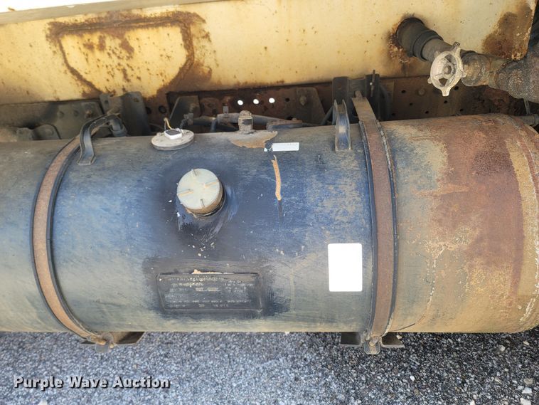 image for item MB9834 2008 Isuzu NPR  refuse truck