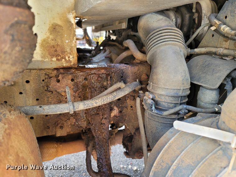 image for item MB9834 2008 Isuzu NPR  refuse truck