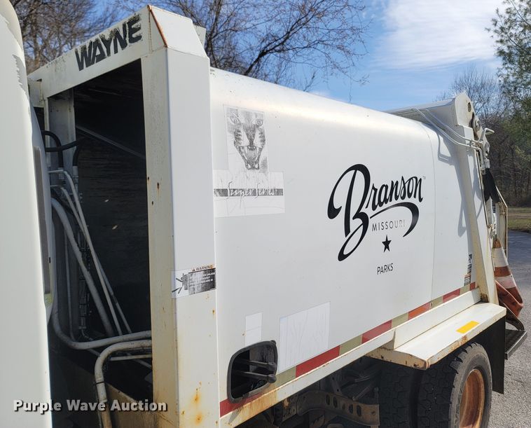 image for item MB9834 2008 Isuzu NPR  refuse truck