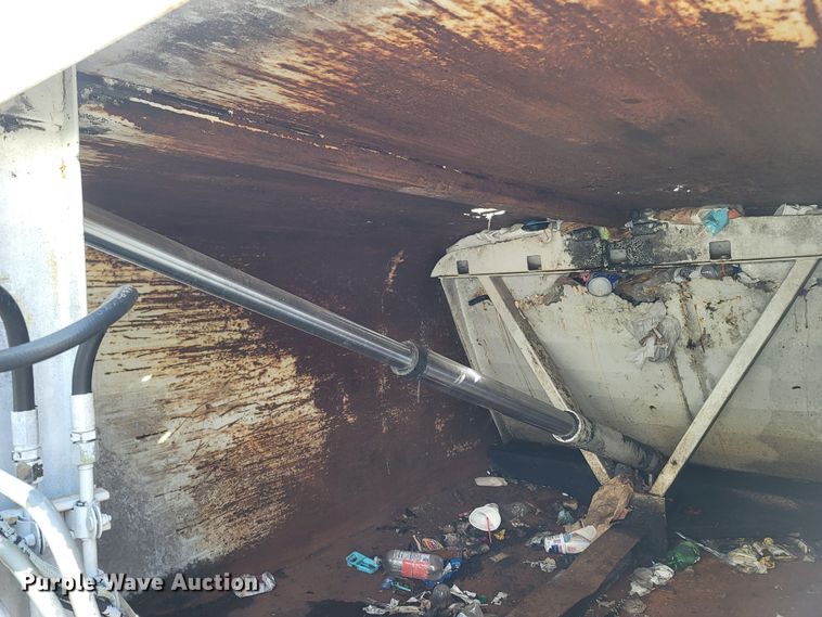 image for item MB9834 2008 Isuzu NPR  refuse truck