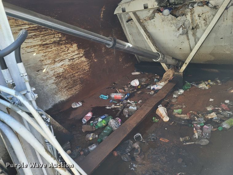 image for item MB9834 2008 Isuzu NPR  refuse truck