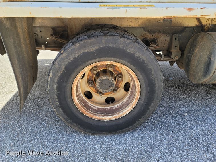 image for item MB9834 2008 Isuzu NPR  refuse truck