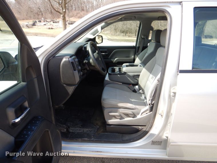 image for item MC9839 2015 Chevrolet Silverado 1500  Double Cab pickup truck