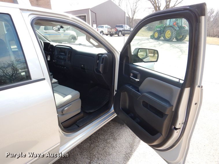 image for item MC9839 2015 Chevrolet Silverado 1500  Double Cab pickup truck