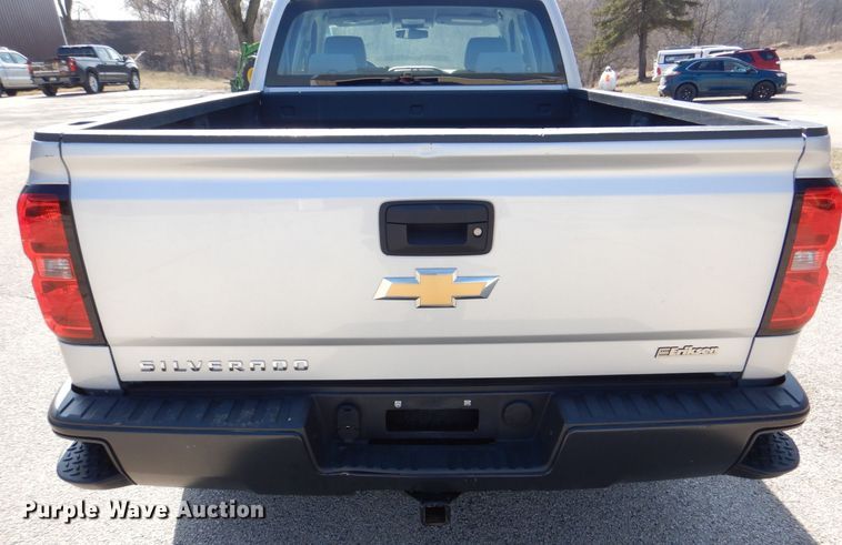 image for item MC9839 2015 Chevrolet Silverado 1500  Double Cab pickup truck