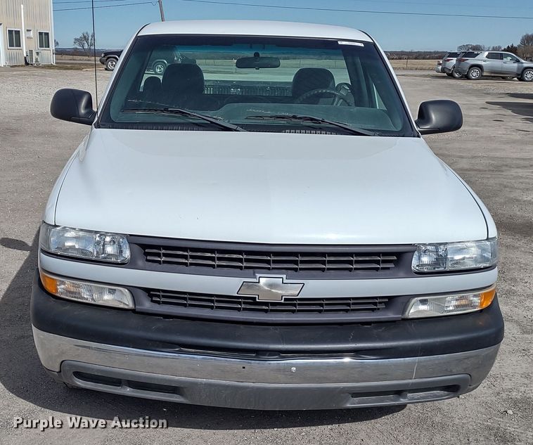 image for item MD9433 2001 Chevrolet Silverado 1500  pickup truck