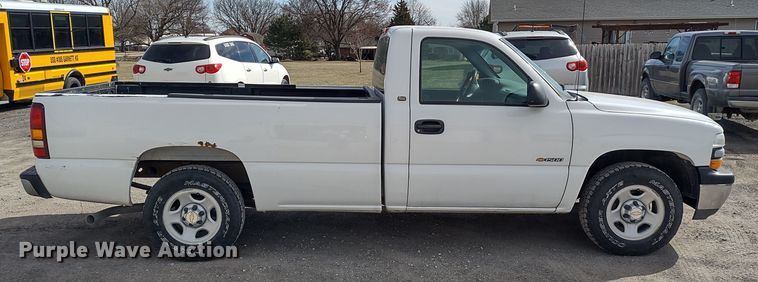 image for item MD9433 2001 Chevrolet Silverado 1500  pickup truck