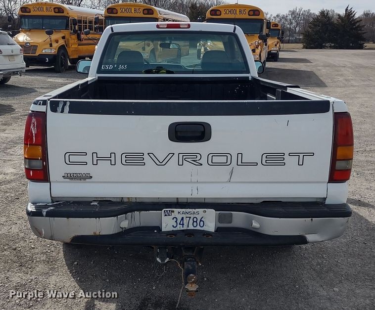 image for item MD9433 2001 Chevrolet Silverado 1500  pickup truck