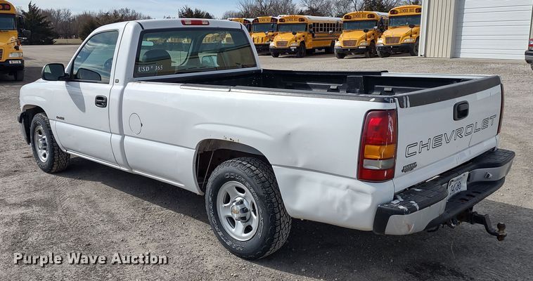 image for item MD9433 2001 Chevrolet Silverado 1500  pickup truck