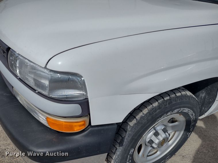 image for item MD9433 2001 Chevrolet Silverado 1500  pickup truck