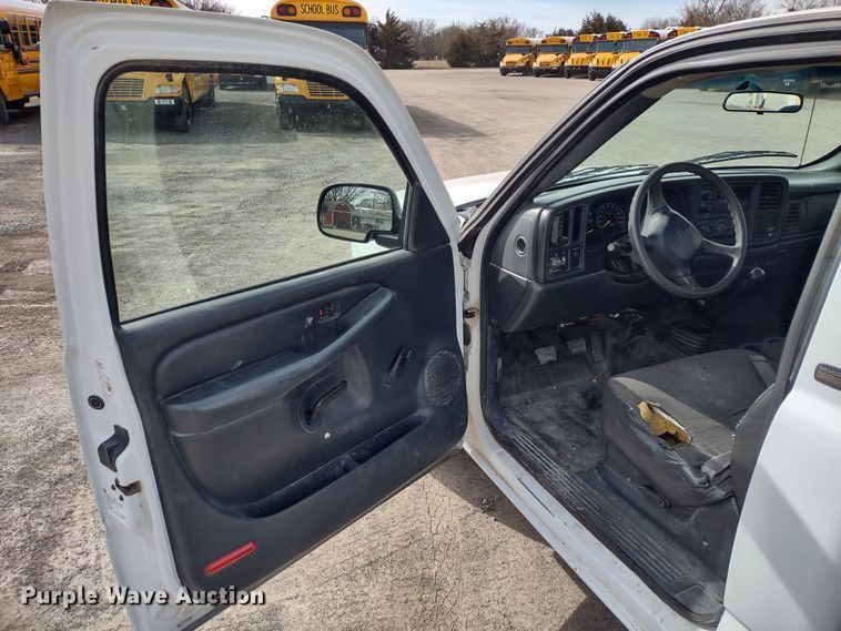 image for item MD9433 2001 Chevrolet Silverado 1500  pickup truck