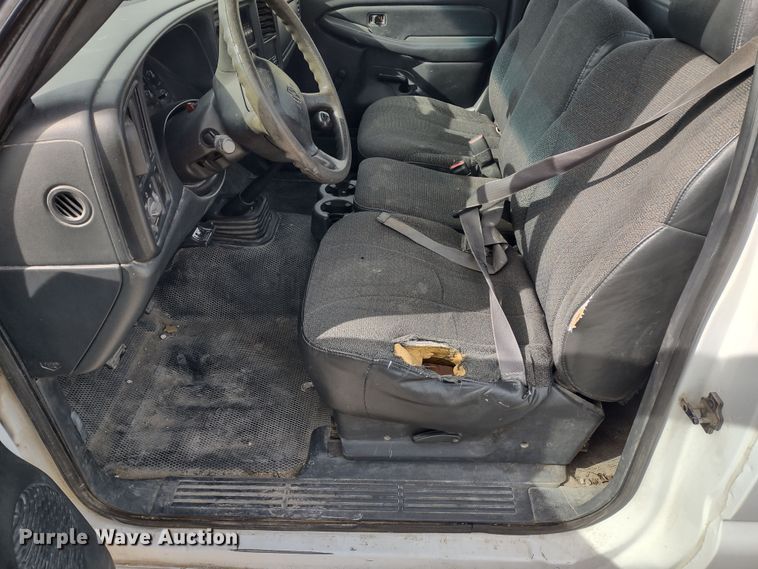 image for item MD9433 2001 Chevrolet Silverado 1500  pickup truck