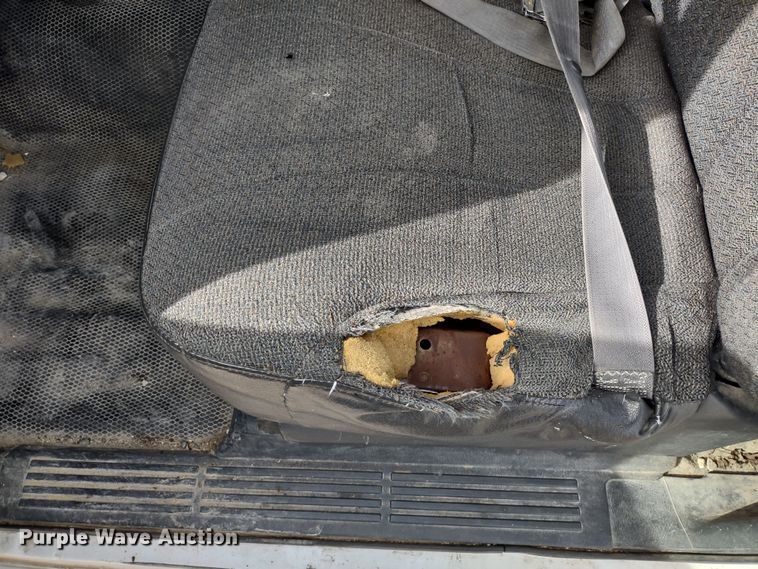 image for item MD9433 2001 Chevrolet Silverado 1500  pickup truck