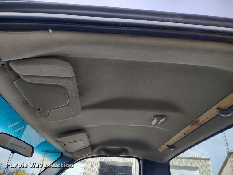 image for item MD9433 2001 Chevrolet Silverado 1500  pickup truck