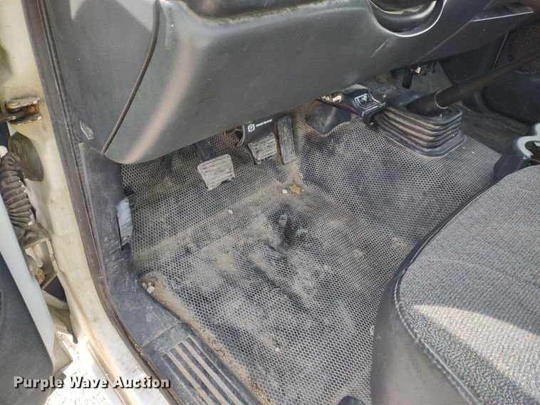 image for item MD9433 2001 Chevrolet Silverado 1500  pickup truck