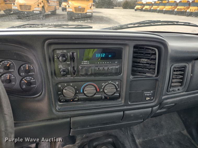 image for item MD9433 2001 Chevrolet Silverado 1500  pickup truck