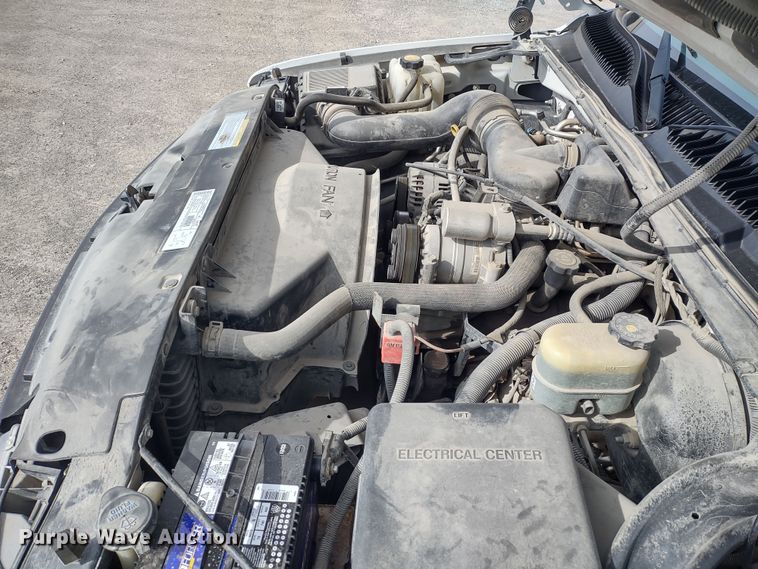 image for item MD9433 2001 Chevrolet Silverado 1500  pickup truck