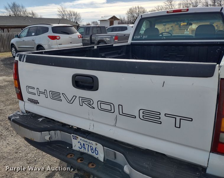 image for item MD9433 2001 Chevrolet Silverado 1500  pickup truck