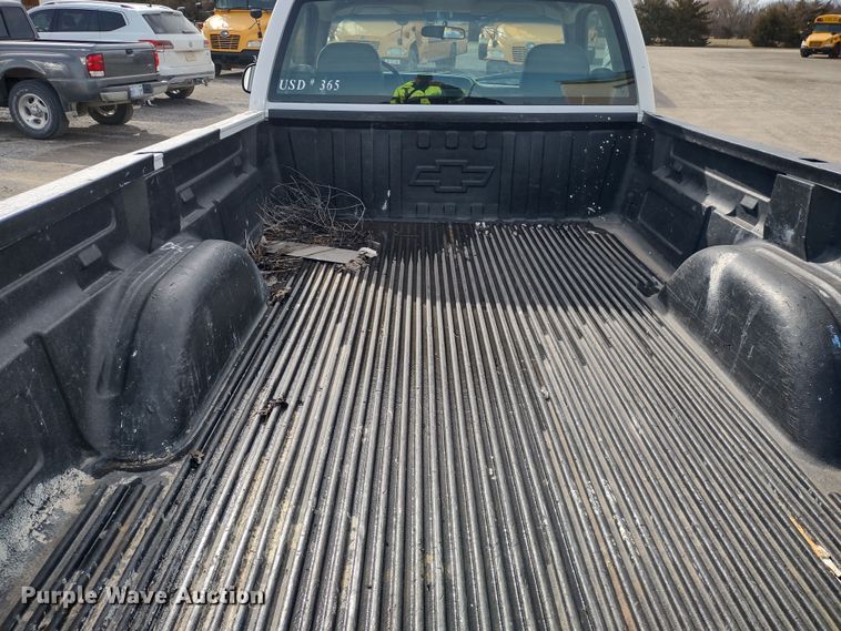 image for item MD9433 2001 Chevrolet Silverado 1500  pickup truck