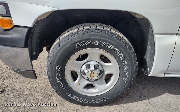 image for item MD9433 2001 Chevrolet Silverado 1500  pickup truck