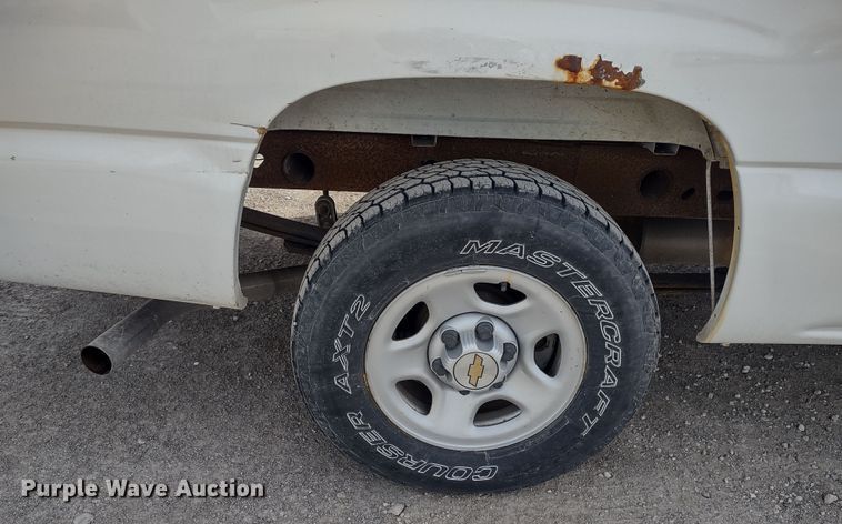 image for item MD9433 2001 Chevrolet Silverado 1500  pickup truck