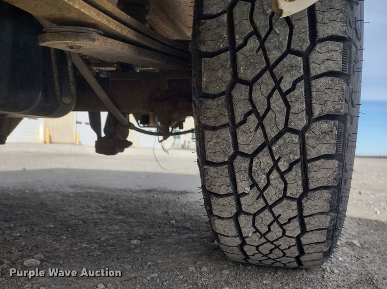 image for item MD9433 2001 Chevrolet Silverado 1500  pickup truck