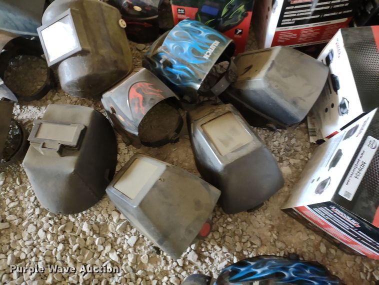 image for item MD9434 Approximately 30 welding helmets