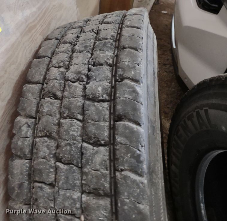 image for item MD9437 (6) tires