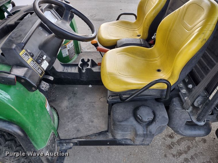 image for item MD9454 2016 John Deere 825i Gator  utility vehicle