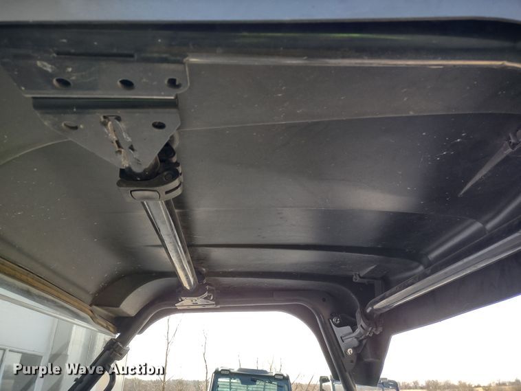 image for item MD9454 2016 John Deere 825i Gator  utility vehicle