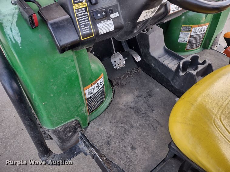 image for item MD9454 2016 John Deere 825i Gator  utility vehicle