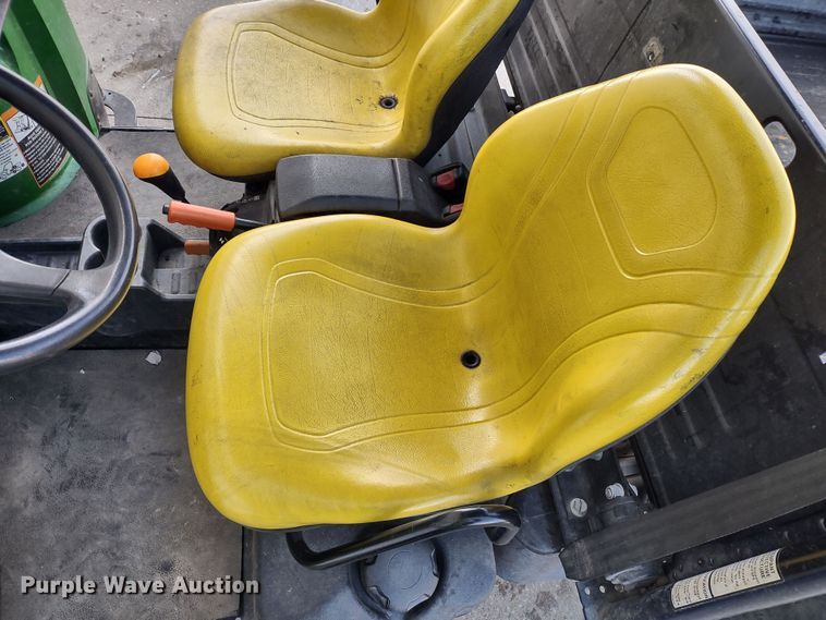 image for item MD9454 2016 John Deere 825i Gator  utility vehicle